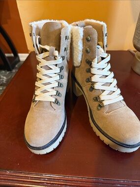 Women’s Taupe Suede Lace-Up Winter Boots with Sherpa Collar
